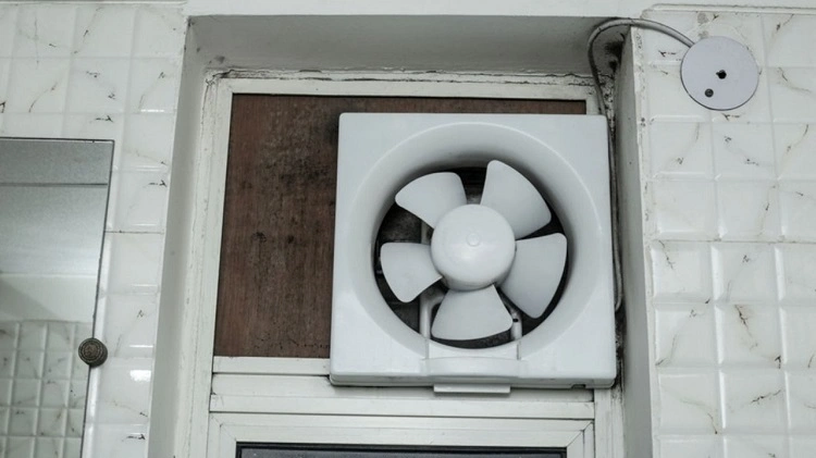 Menggunakan exhaust fan, Sumber: aosvents.com 