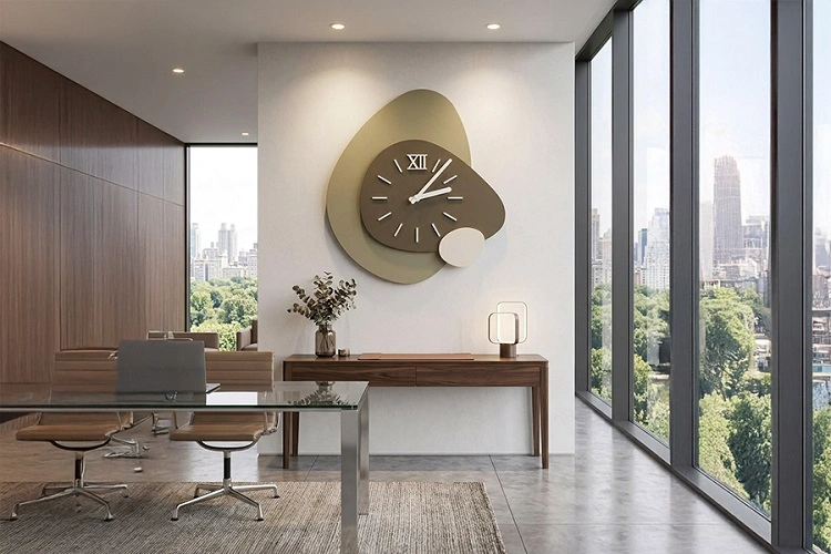 Jam dinding sebagai dekorasi kantor, Sumber: woodenstreet.com